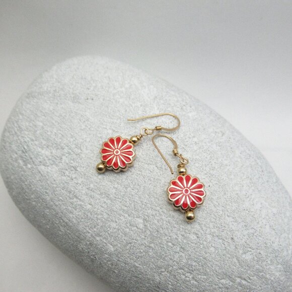 Enamel Daisy Flower earrings - Picture 1 of 8
